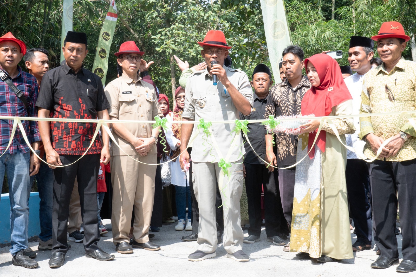 Kang Jimat Resmikan Jembatan Cijati dan Jalan Poros Desa Nanggerang - Desa Sumbersari