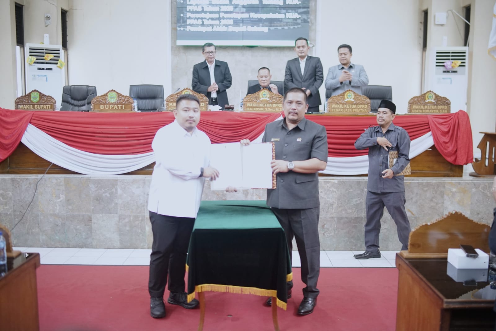 Kang Rey Dan Kang Akur Hadiri Rapat Penetapan KUA & PPAS