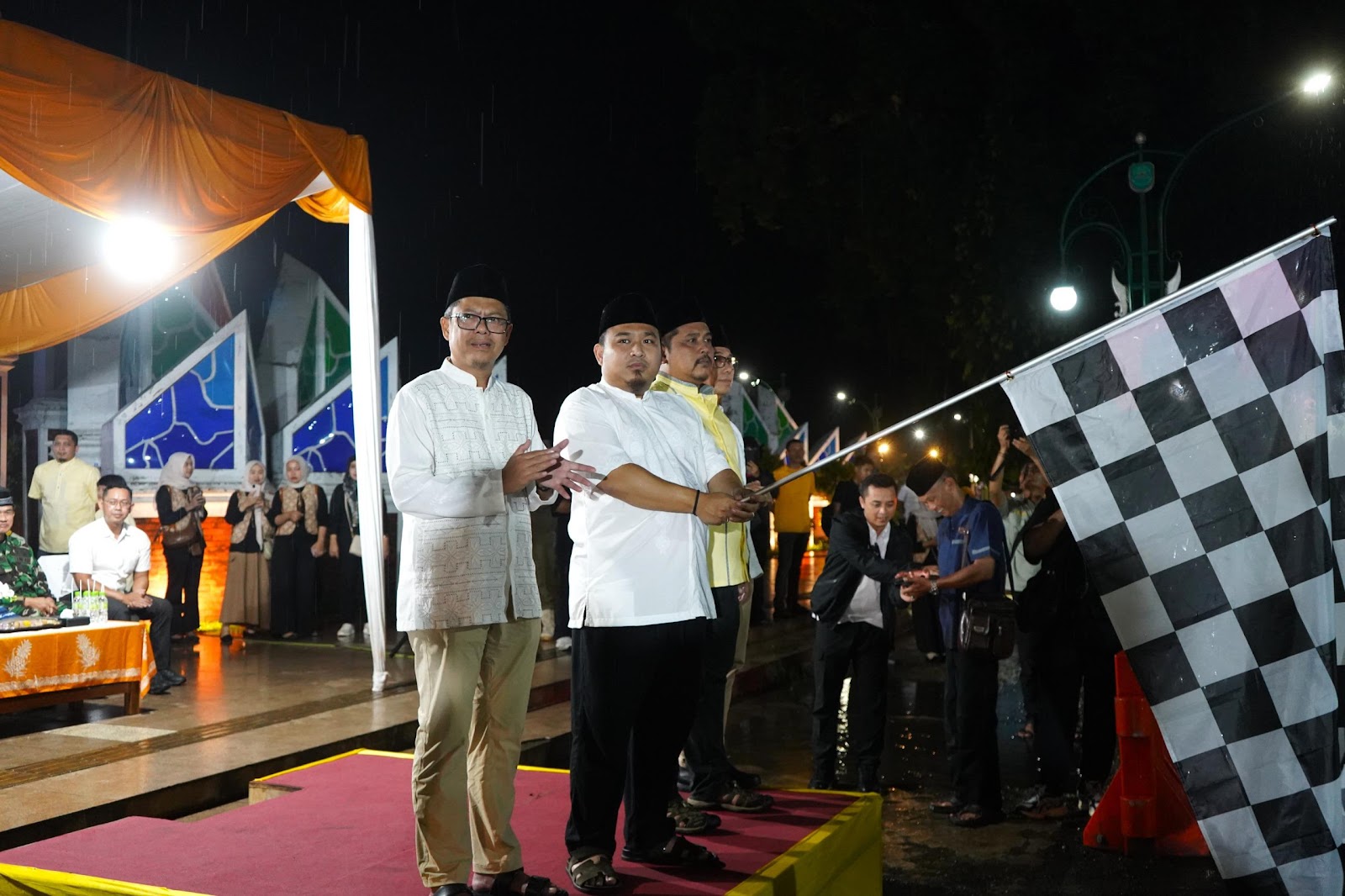 KANG REY HADIRI PARADE BEDUG, GAUNGKAN SEMANGAT BUDAYA DAN KEBERSAMAAN SAMBUT MOMEN IDUL FITRI DAN HUT KE-78 KABUPATEN SUBANG