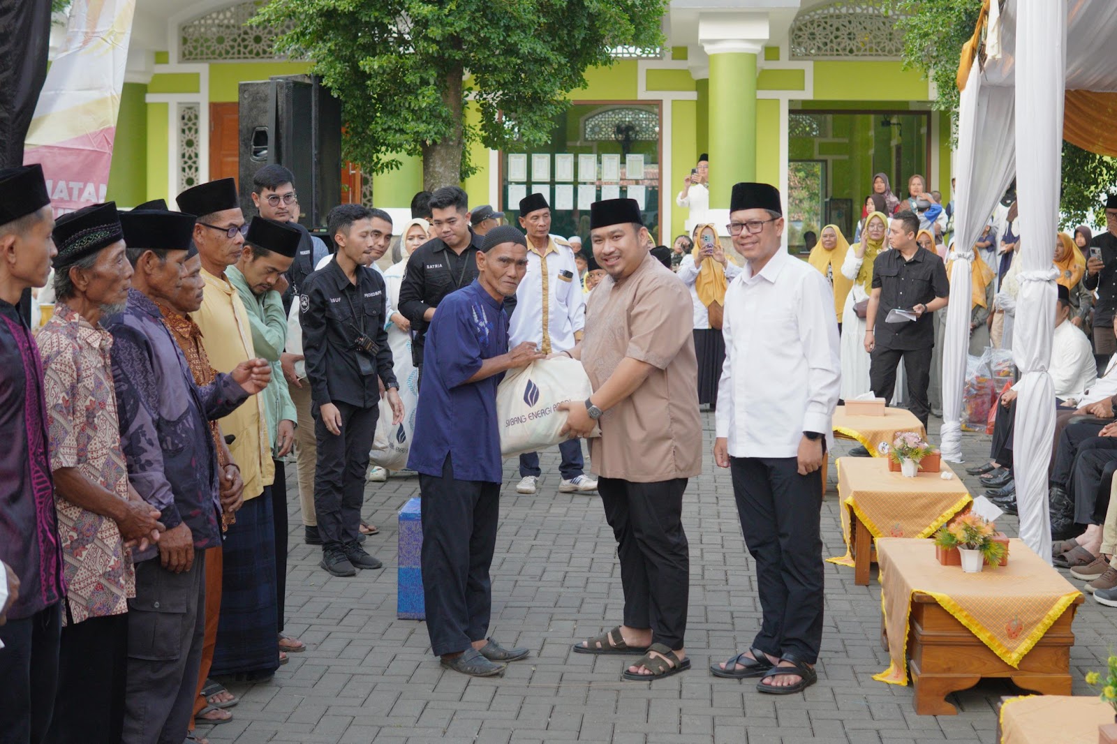 KANG REY HADIRI SAFARI RAMADAN DI CIPEUNDEUY, MOMENTUN SINERGI DENGAN WARGA