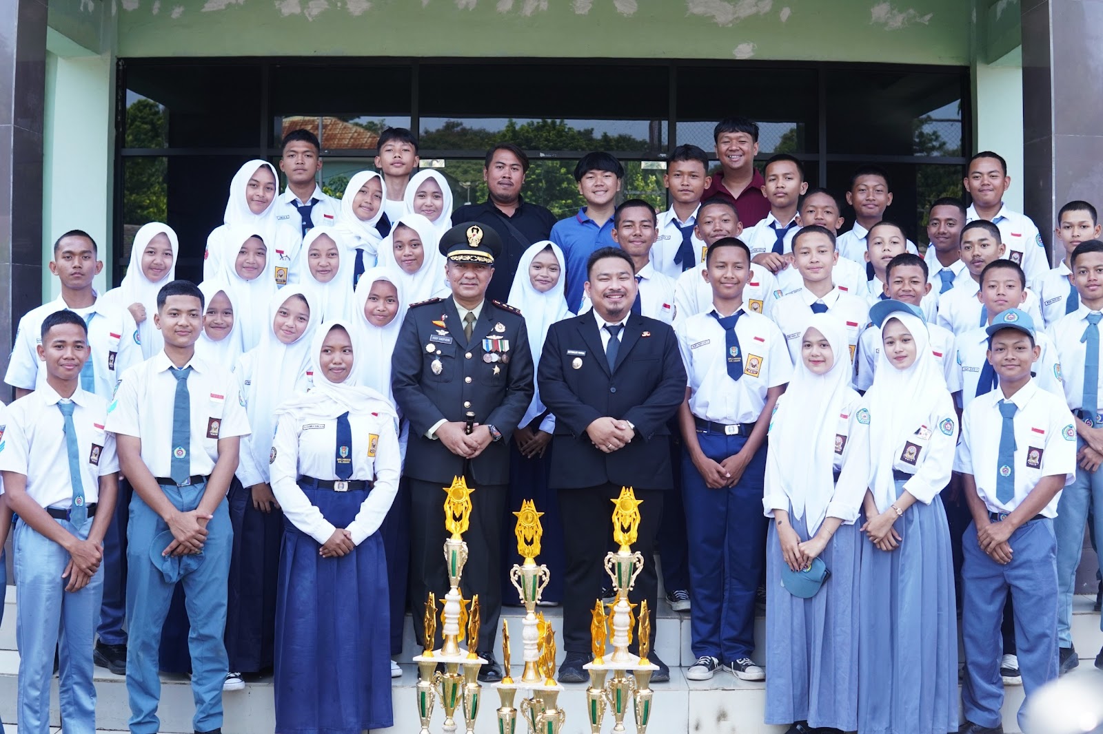 KANG REY HADIRI UPACARA HUT KE-80 TNI, TEGASKAN KOMITMEN SINERGI UNTUK INDONESIA MAJU