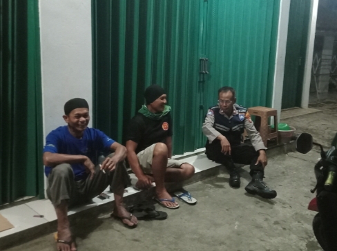 KANIT BINMAS POLSEK TANJUNGSIANG POLRES SUBANG PATROLI DIALOGIS DAN HIMBAUAN KAMTIBMAS KEPADA MASYARAKAT TANJUNGSIANG