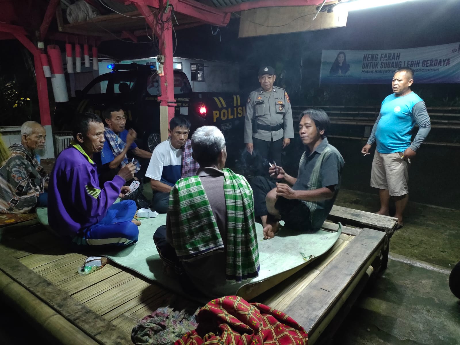 KANIT SABHARA POLSEK TANJUNGSIANG AIPTU EDI WIDAYAT SAMBANG RONDA MALAM