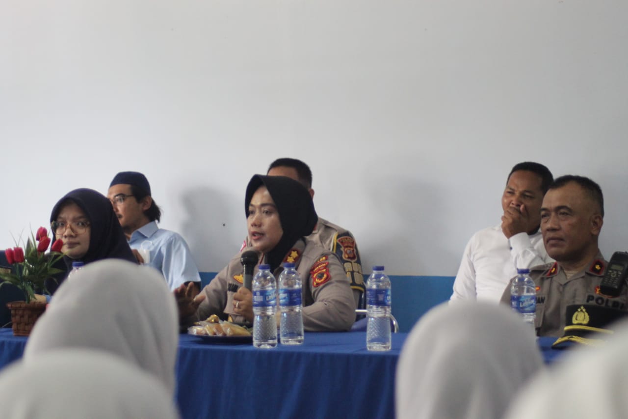 Kapolres Subang Bersama PJU Polres Gelar Ceramah Kamtibmas Di SMK Texmako