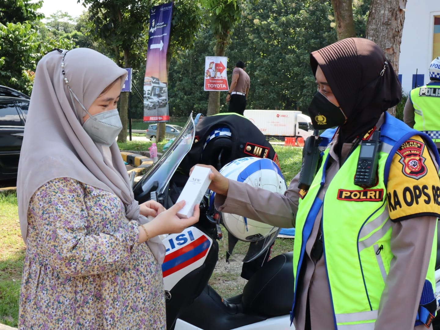 Kapolres Subang Dan Personil Polwan Gencar Patroli Himbauan Prokes