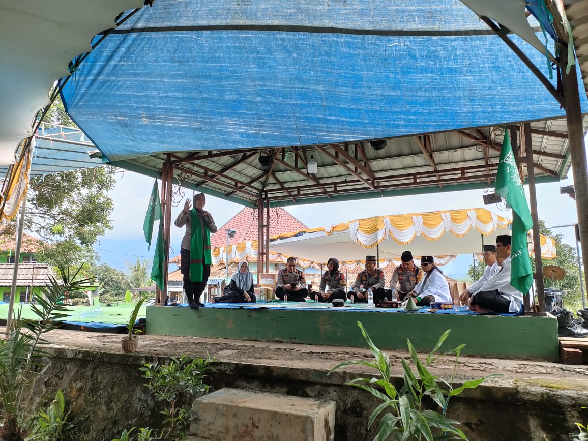 Kapolres Subang Hadiri Acara Haul Akbar Di Ponpes Al-Athfaal