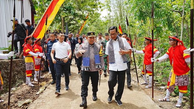 Kapolri Jenderal Listyo Sigit Prabowo Resmikan 10 Sumur bor Polri Presisi di Gunungkidul dan Bagikan Sembako