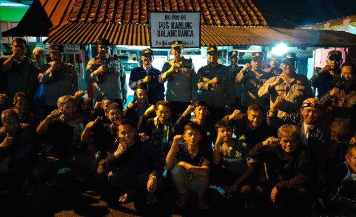 Kapolsek Beserta Anggota Polsek Tanjungsiang menerima kunjungan tim penilai dari Polres Subang dalam rangka lomba Satkamling tingkat Polsek Se Polres Subang