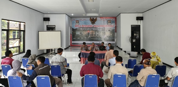 Kapolsek, Danramil dan Camat Tanjungsiang bersinergi sukseskan  Rapat Minggon Tingkat Kecamatan Tanjungsiang