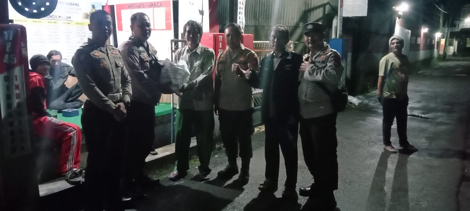 Kapolsek Jalan Cagak Pimpin Langsung Giat Pengontrolan  Siskamling Masyarakat