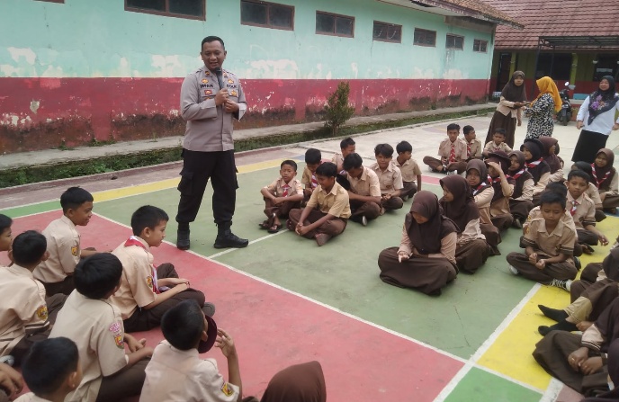 Kapolsek Sagalaherang Memberikan Pesan Kamtibmas Kepada Siswa - Siswi SD Sagalaherang 6