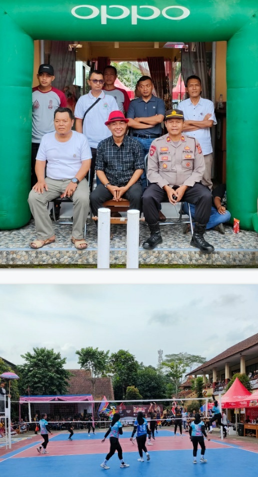 Kapolsek Tanjungsiang Bersama FORKOPINCAM Kecamatan Tanjungsiang Monitoring    Pengamanan Turnamen Bola Volly Tingkat SMPN/MTs Se Jawa Barat Wilkum Polsek Tanjungsiang