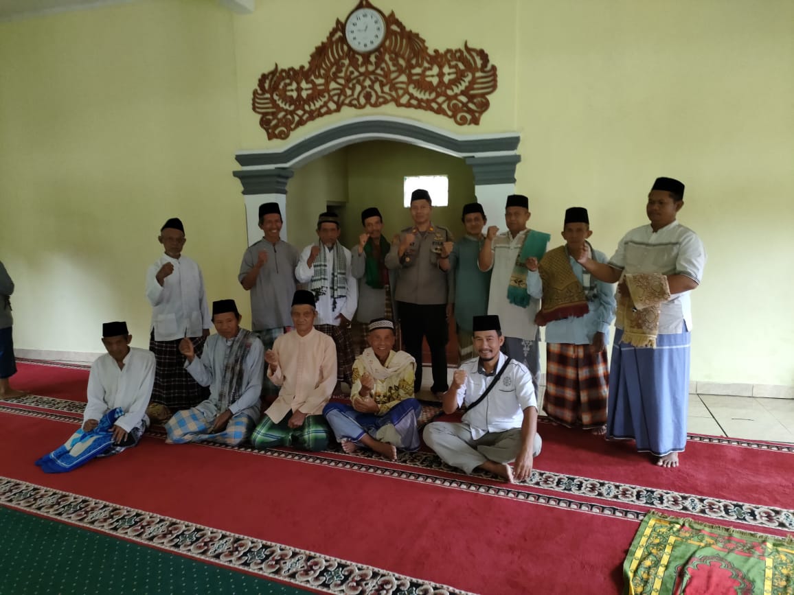 Kapolsek Tanjungsiang Melaksanakan Jumat Curhat Di Mesjid AT TAQWA