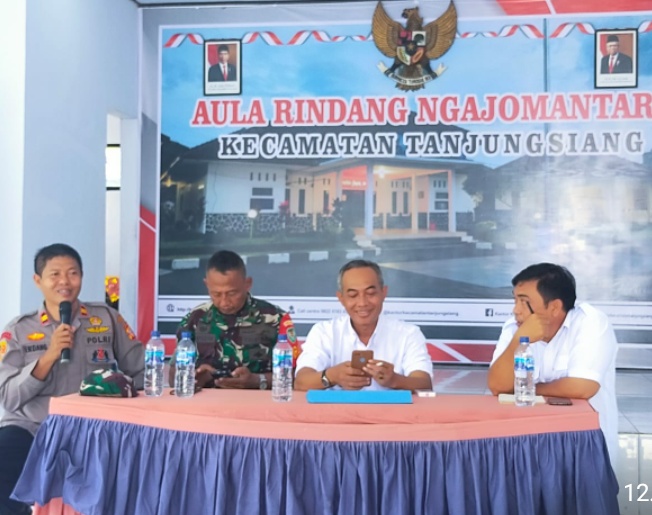 Kapolsek Tanjungsiang Menghadiri Rapat Minggon Tingkat kecamatan Tanjungsiang di Aula Rindang Kecamatan Tanjungsiang