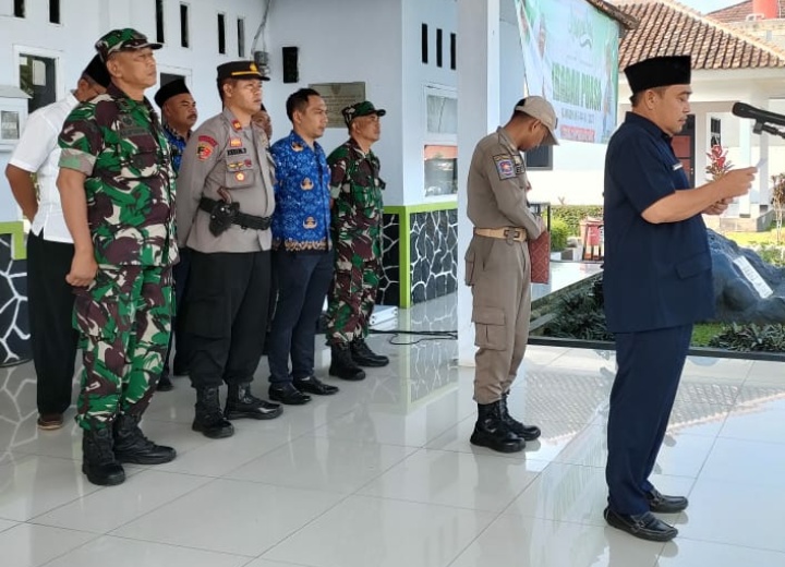 Kapolsek Tanjungsiang Menghadiri Upacara Hari Jadi Kabupaten Subang Ke - 75 Tingkat Kecamatan Tanjungsiang Tahun 2023 diWilkum Polsek Tanjungsiang
