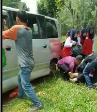 Kecelakaan Lalin  Menimpa Kader Kesehatan Desa Kalijati Barat