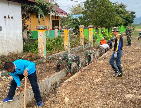 Kegiatan Karya Bakti (KARBAK) Kodim 1430/Konut Dalam Rangka Mengantisipasi Terjadinya Bencana Banjir dan Muncul nya Wabah Penyakit yang di Akibatkan Berkembangnya nyamuk
