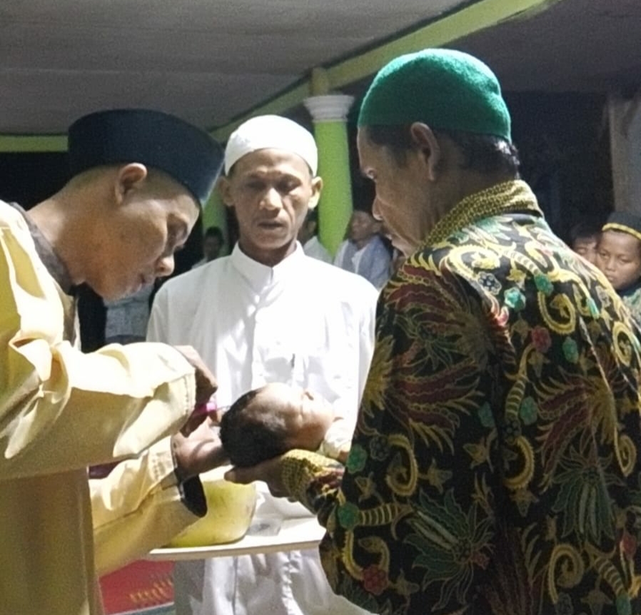 Keluarga Besar RK Bapak Roip Gelar Syukuran dan Gunting Rambut Muhammad Rayyan Muzhaffar di Purwakarta