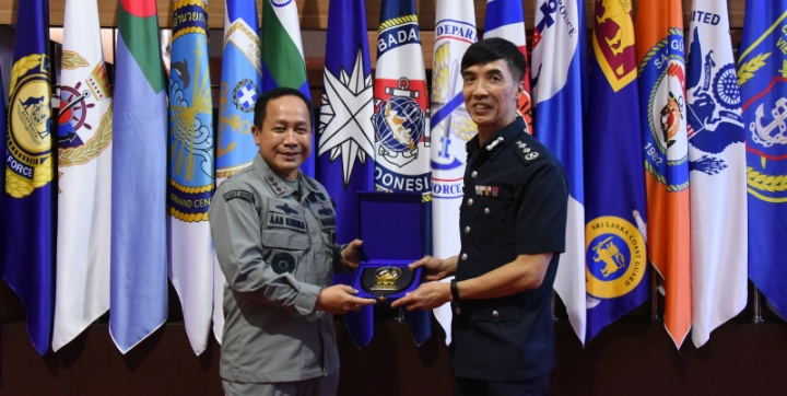 Kepala Bakamla RI Terima Courtesy Call Singapore Police Coast Guard
