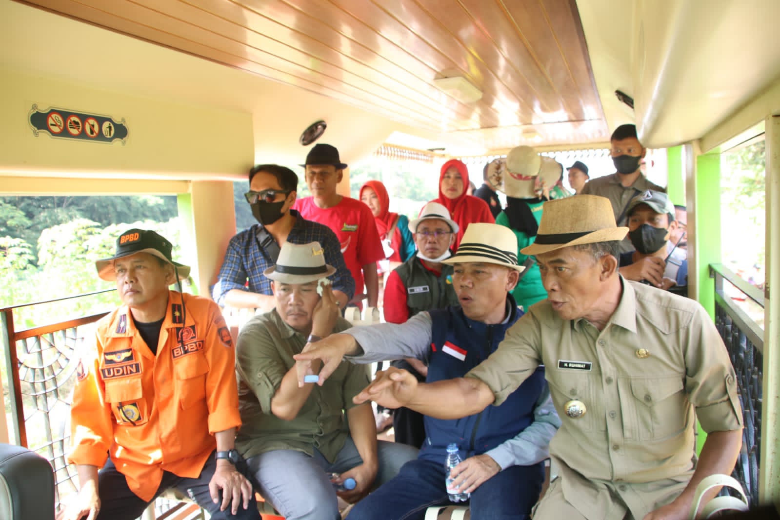 KERJA BAKTI JALAN CIPEUNDEUY - PABUARAN, KANG JIMAT INGINKAN KEGIATAN INI RUTIN