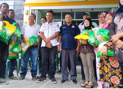 Ketua DPD SPRI SUMUT Burju Simatupang ST.SH Bersama Media Pendamping News & Metropos 24 Bakti Sosial Menyambut Hari Raya Idul Fitri 1446 H