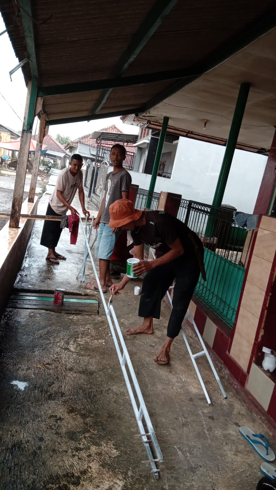 Ketua RW 02 Kp.Cimanglid Desa Cimanglid,"NGABRET"   Ciptakan Lingkungan Bersih Dan Terang