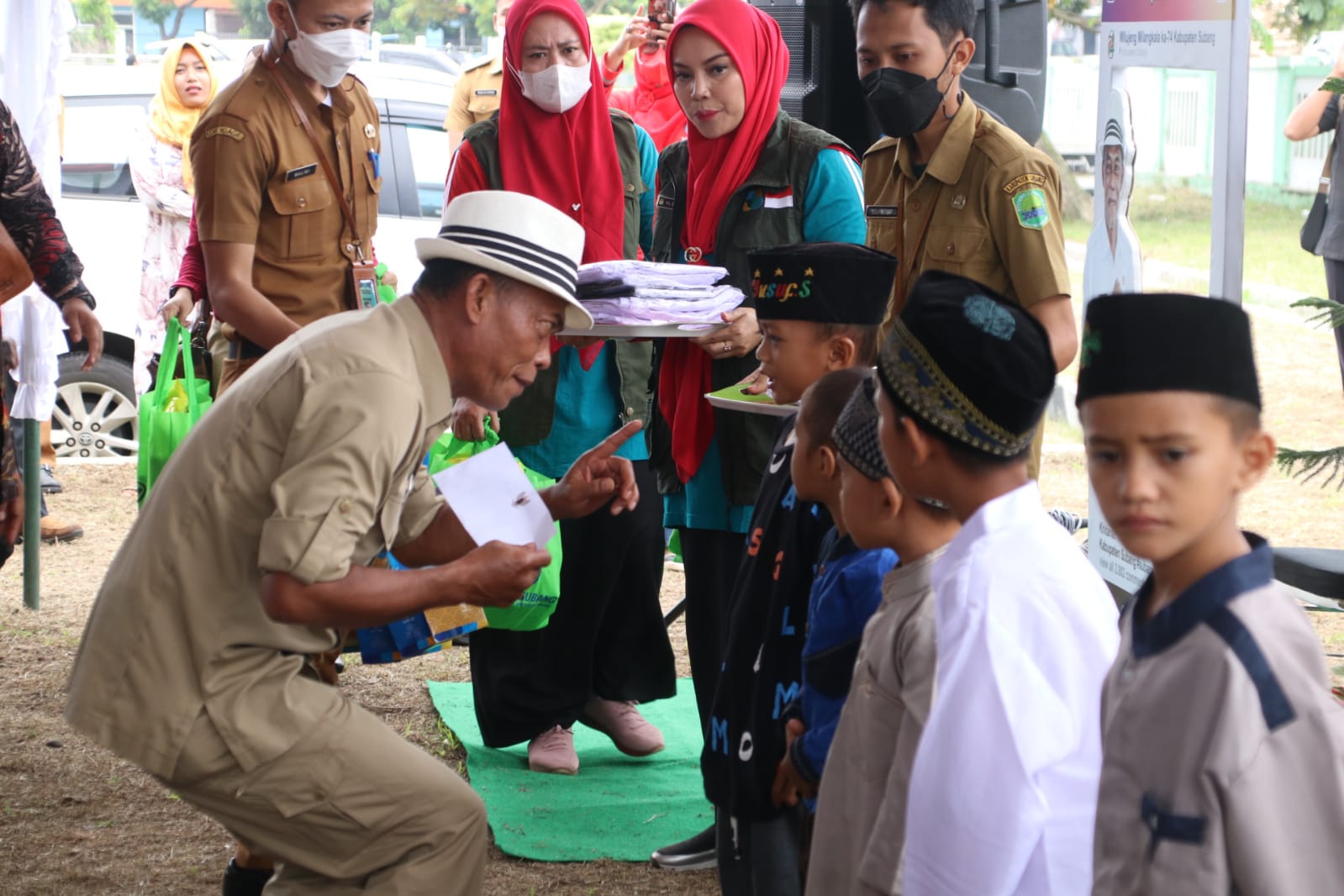 Khitanan Masal, Kang Jimat  Harap  Bisa Meringankan Beban  Orang Tua