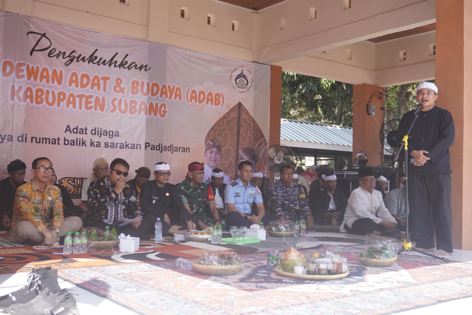 KUKUHKAN PENGURUS ADAB, KANG REY TEGASKAN PEMBANGUNAN SUBANG HARUS BERAKAR PADA BUDAYA LOKAL