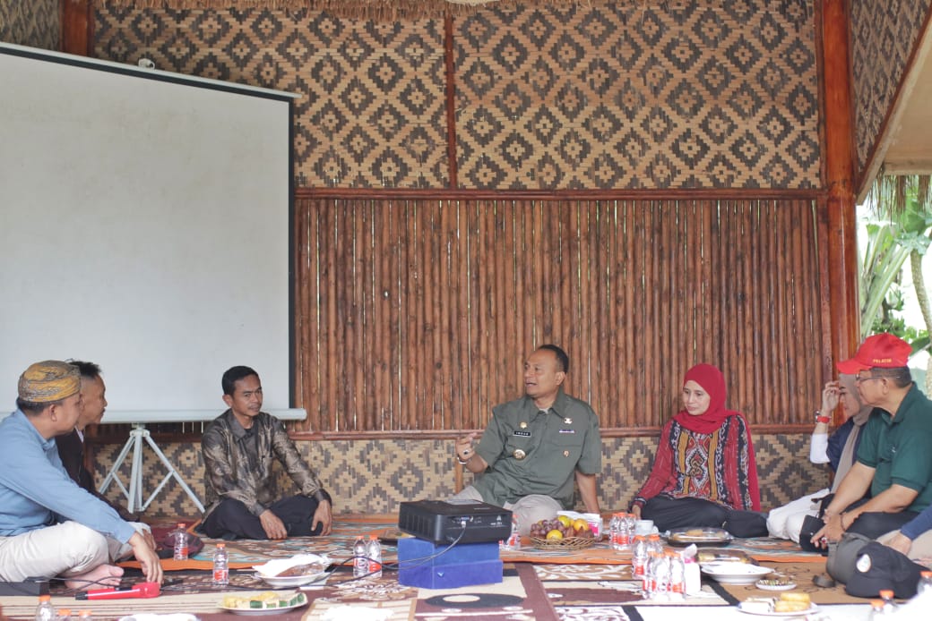 Kunjungan dan Silaturahmi Penjabat Bupati Subang ke Desa Cisaat Kecamatan Ciater.