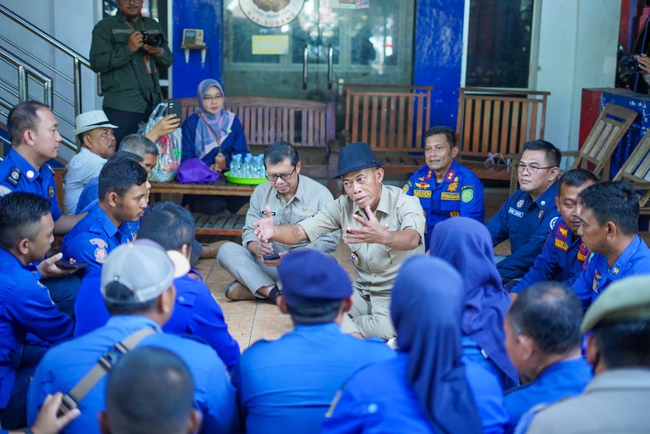 Kunjungi Damkar Subang, Bupati dan Wabup berikan Motivasi serta harus ikhlas saat melaksanakan tugas