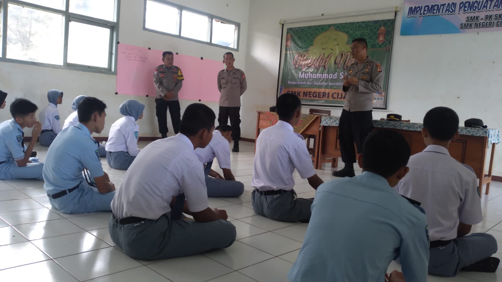 Kunjungi SMK N 1 Cijambe Kapolsek Cijambe Ajak Siswa/i Hindari Tindakan Melawan Hukum