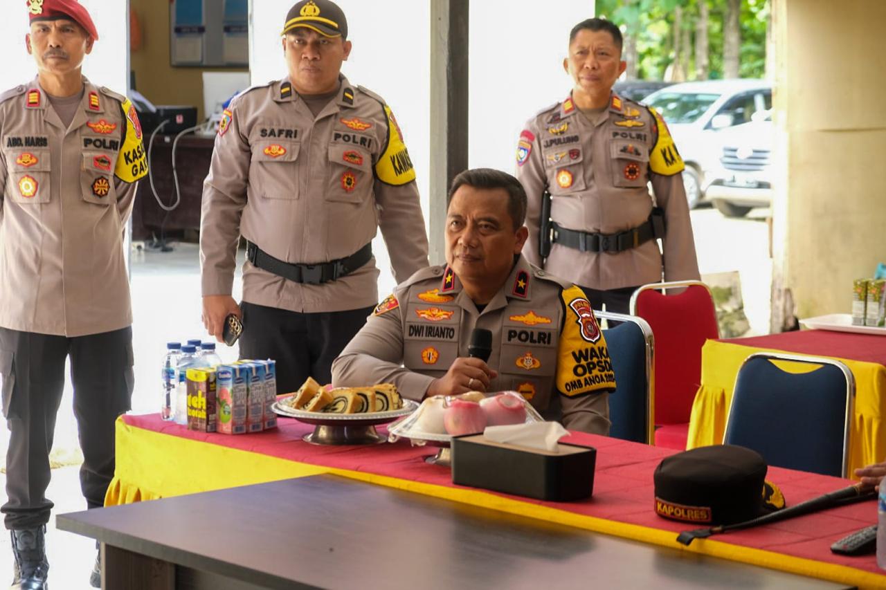 Kunker di dua Polres , Wakapolda Meminta Seluruh Personel Harus Pahamii Tugas dan Tanggung Jawabnya Dalam pengamanan TPS Dengan Baik