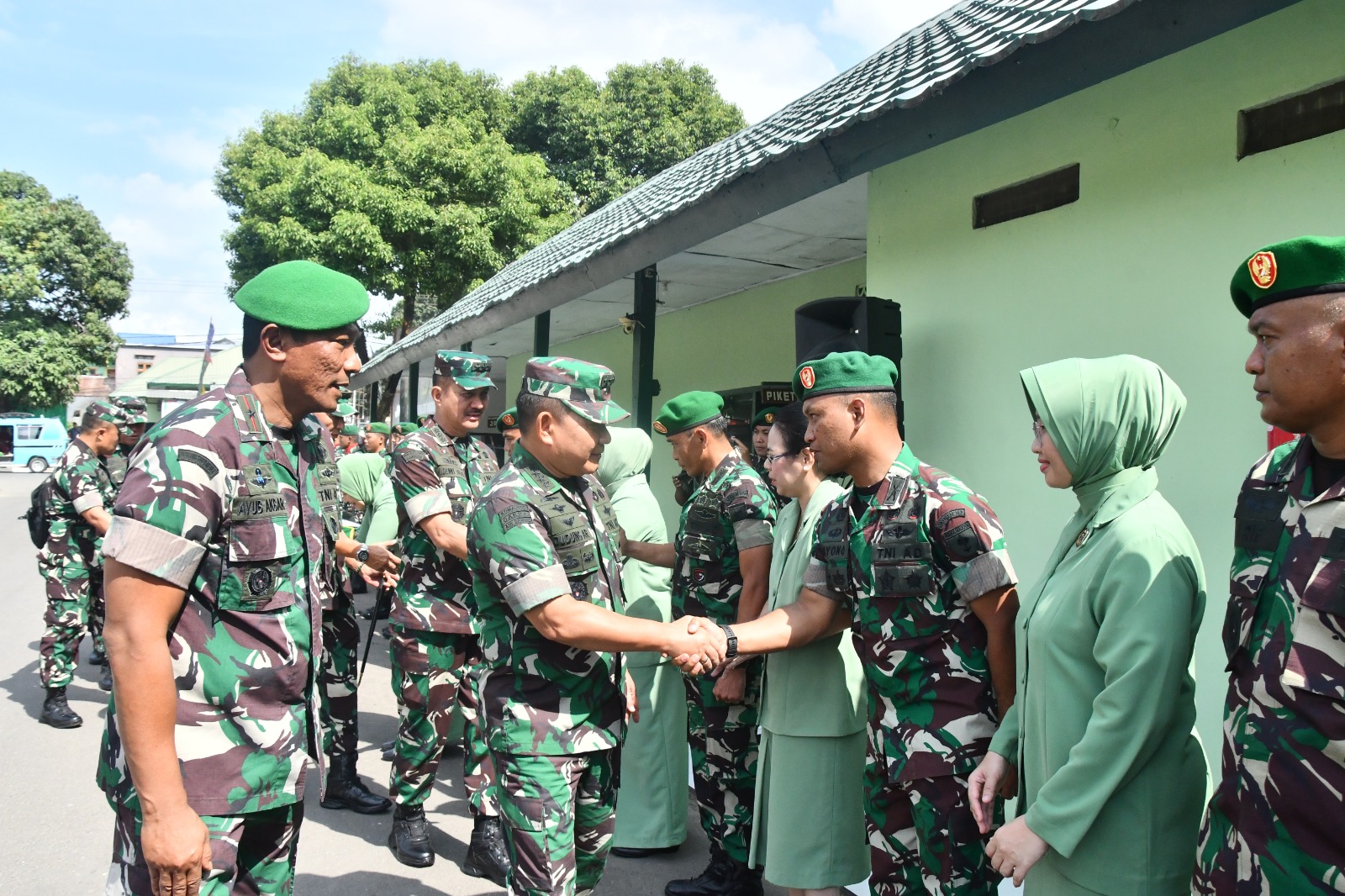 Kunker di Makorem 143/HO, Kasad Beri Apresiasi Pangdam XIV/Hsn : Bekerja Dengan Tulus dan Ikhlas