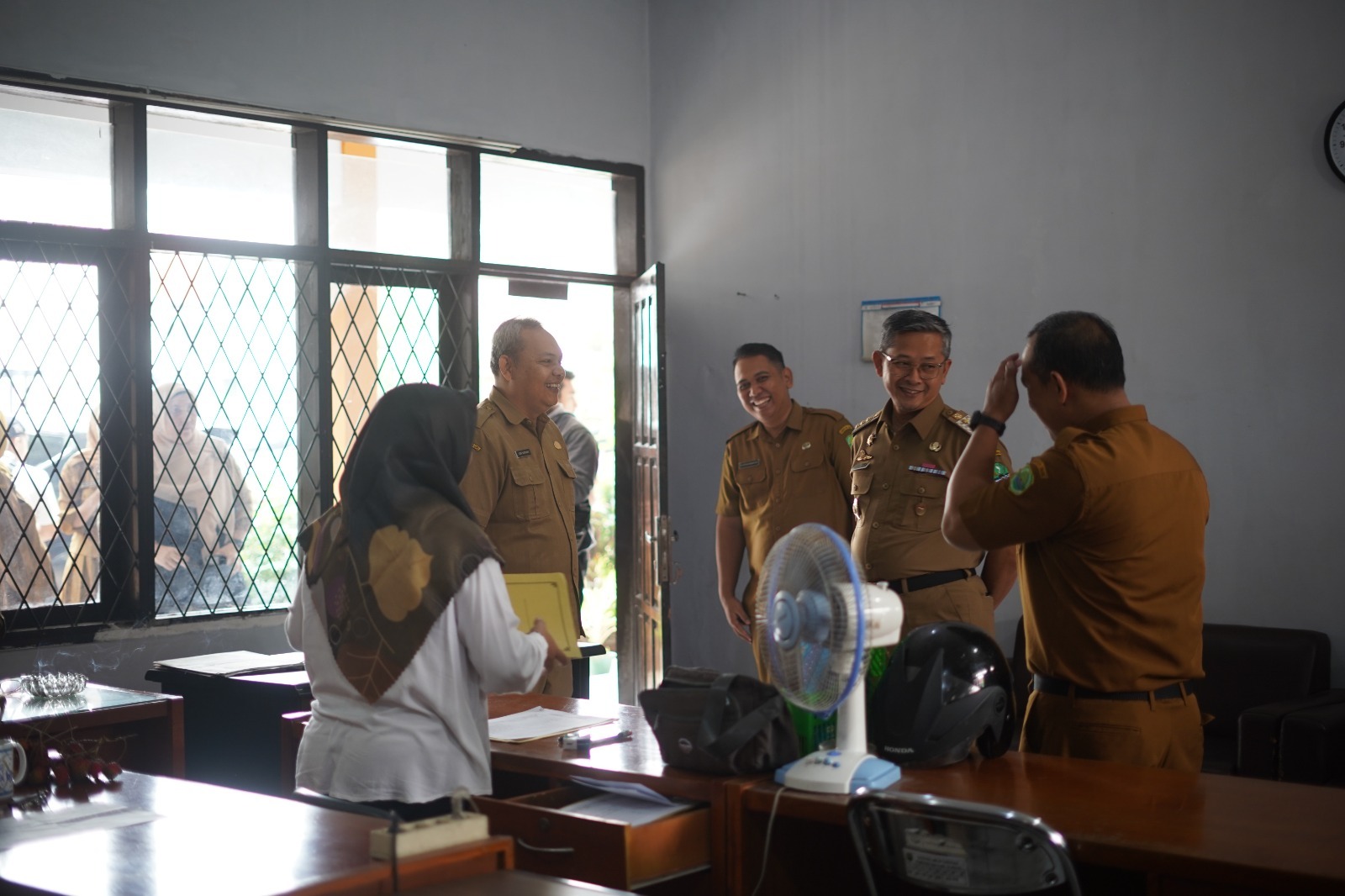 Lakukan Sidak Kantor DKUPP, Pj Bupati Subang, Kang Ade Pastikan Pelayanan Publik Prima!