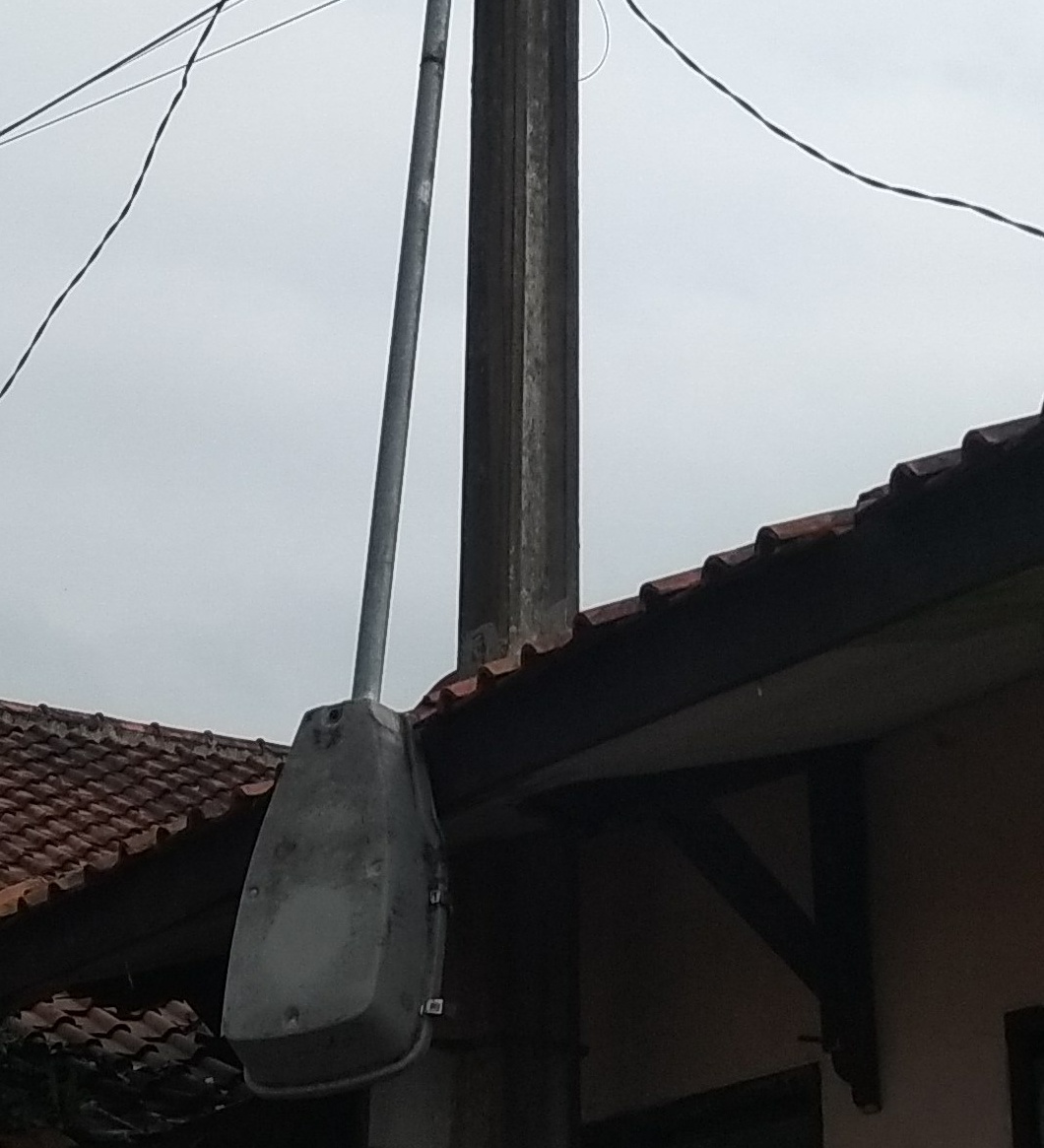 Lampu PJU Dibelakang SDN Baranangsiang Tanjungsiang Patah, Masyarakat Minta Dishub Kabupaten Subang Cepat Memperbaikinya