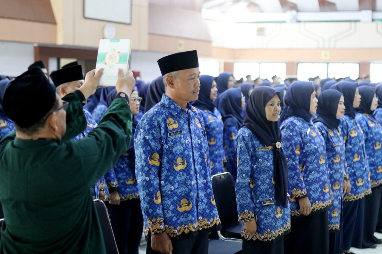 Lantik 244 PPPK, Pj Bupati Subang  Harap PPPK untuk Terus Tingkatkan Kompetensi Diri