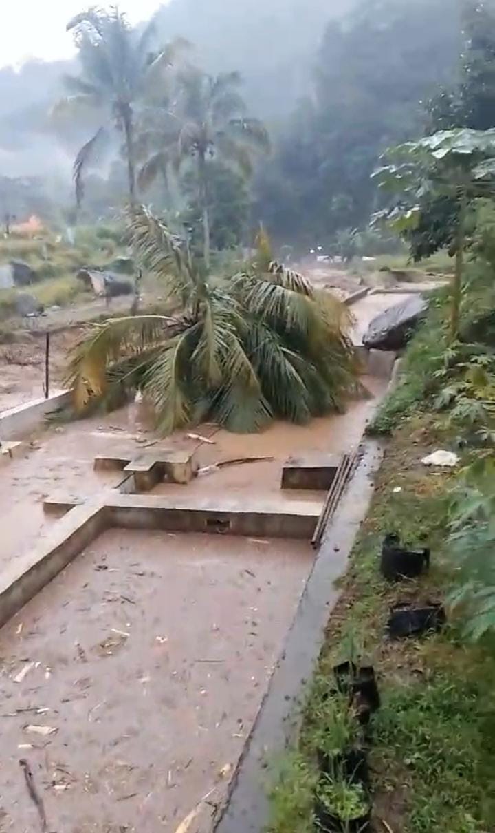 Laporan Camat Tanjungsiang :Telah Terjadinya Bencana Luapan Air Sungai Cikembang Kecamatan Tanjungsiang