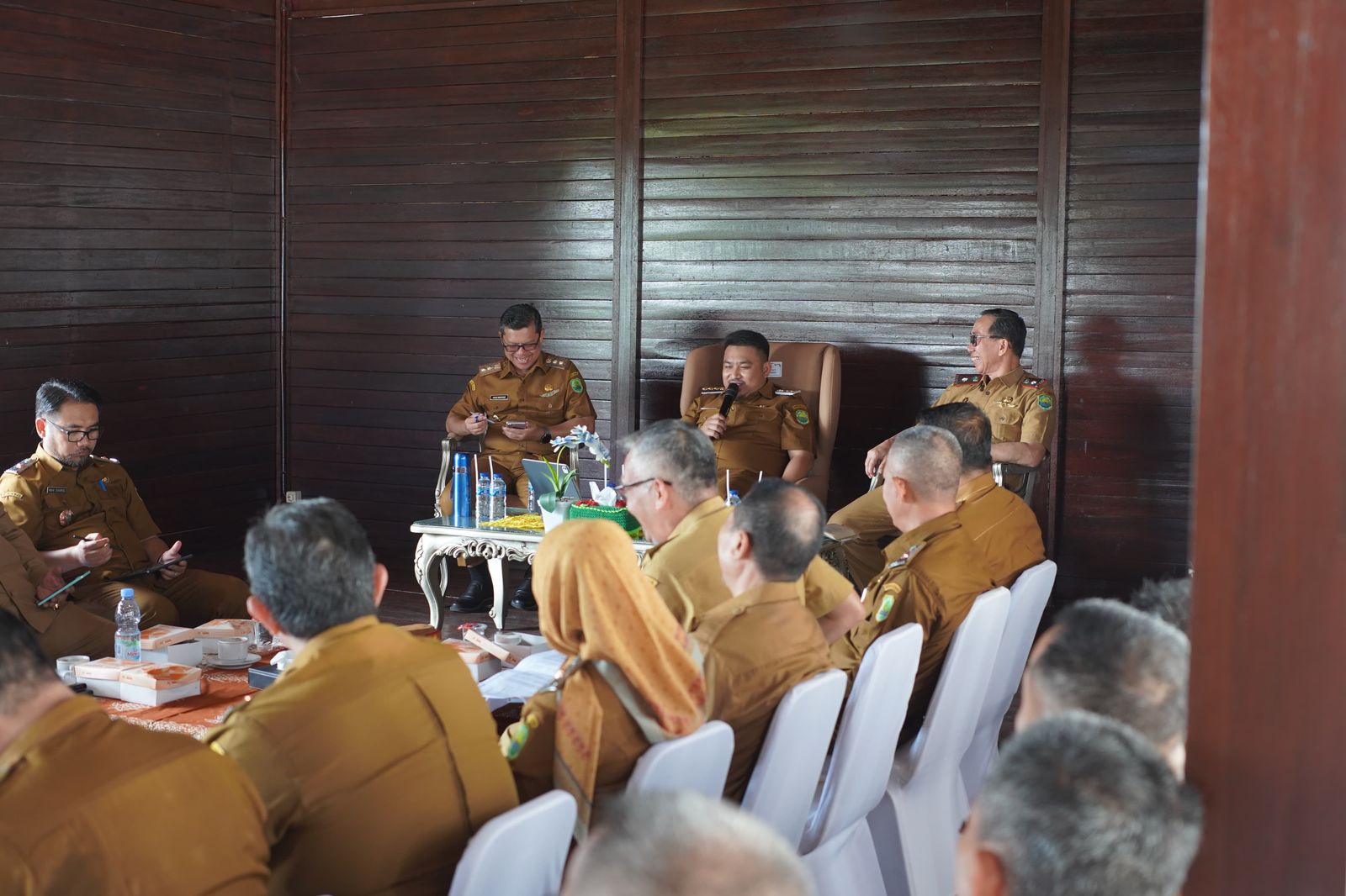 LAYANAN PUBLIK KITA HARUS ZERO COMPLAIN,TEGAS KANG REY DALAM BRIEFING STAF