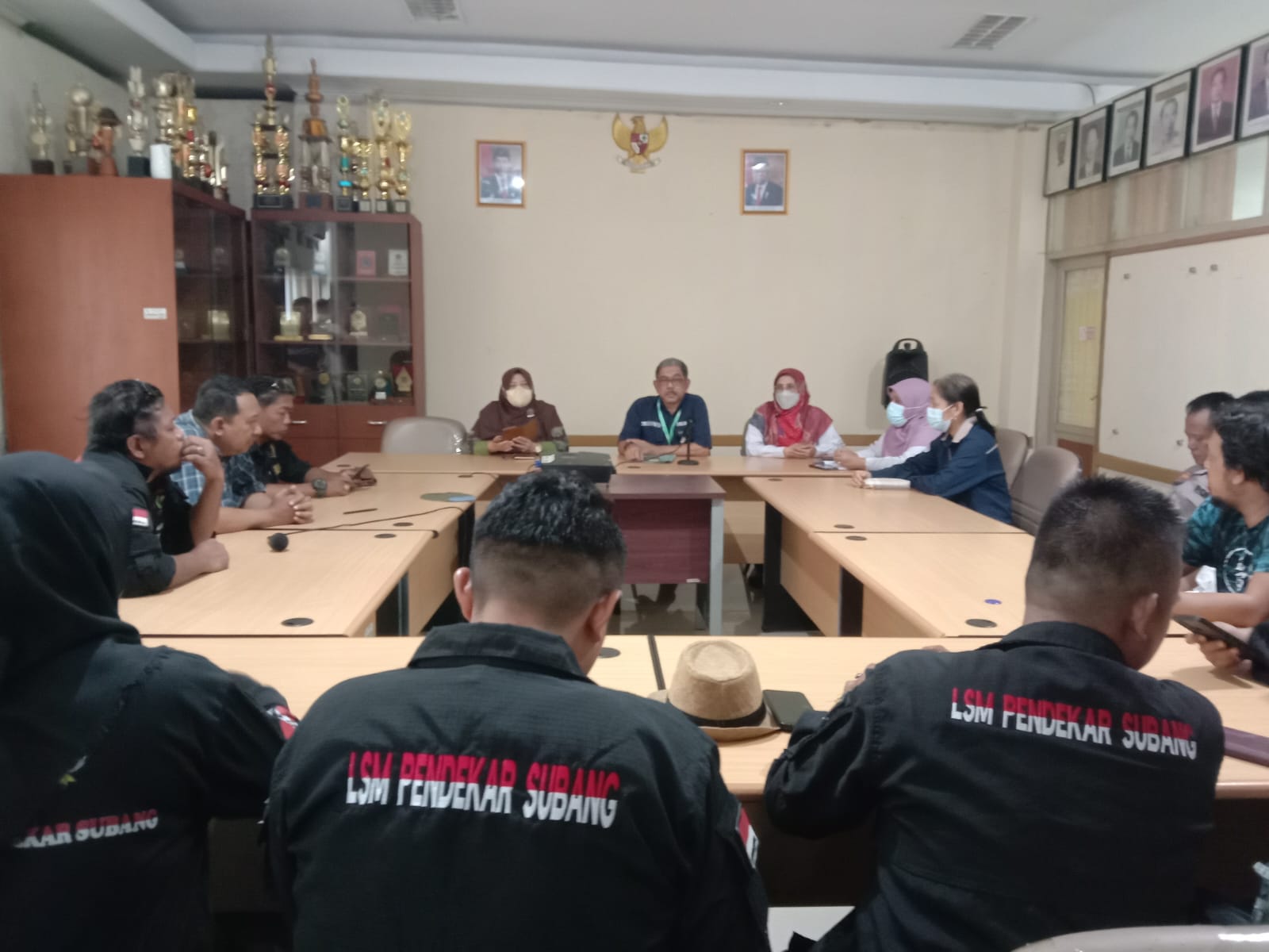 Lembaga Swadaya Masyarakat ( LSM )PENDEKAR SUBANG UNRAS dan Auden ke Dinas Kesehatan Kabupaten Subang