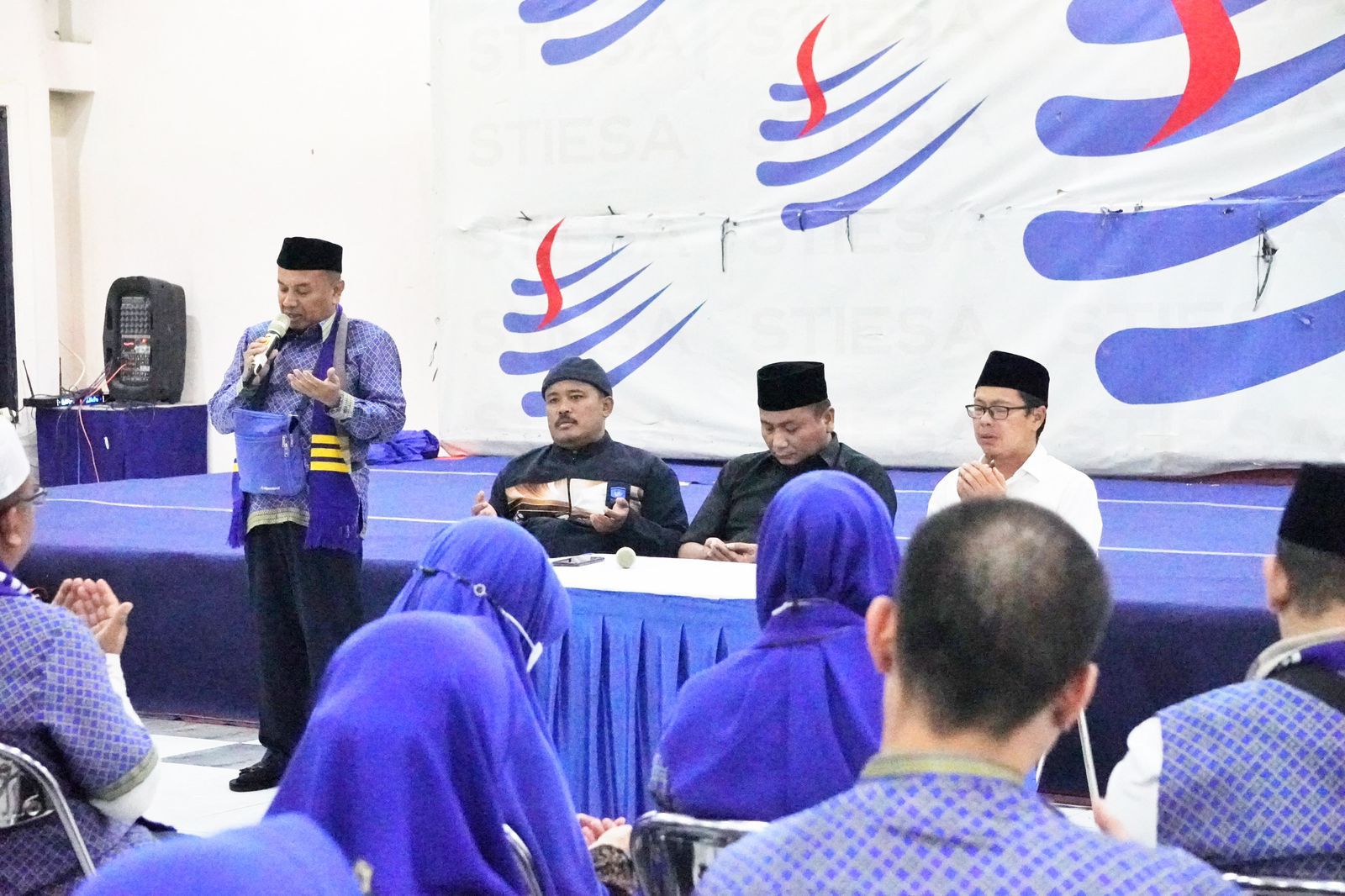 Lepas Jamaah Umrah  Asal Subang, "Semoga Mendapatkan Keberkahan dalam Beribadah"