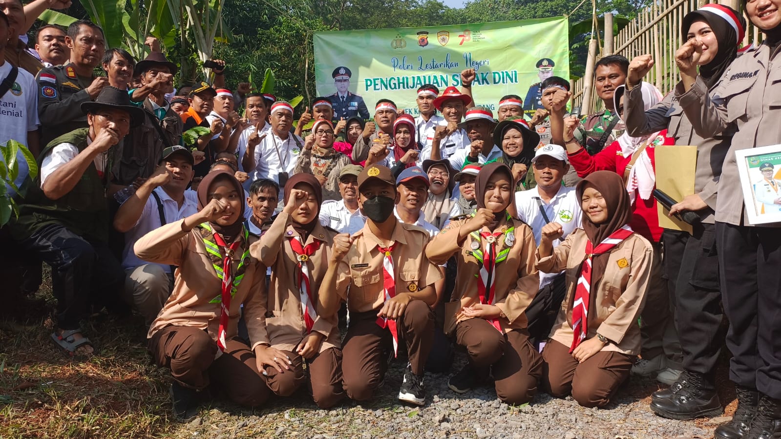 Lestarikan Negeri Penghijauan Sejak Dini di Area Hutan Desa Margasari Dawuan Subang
