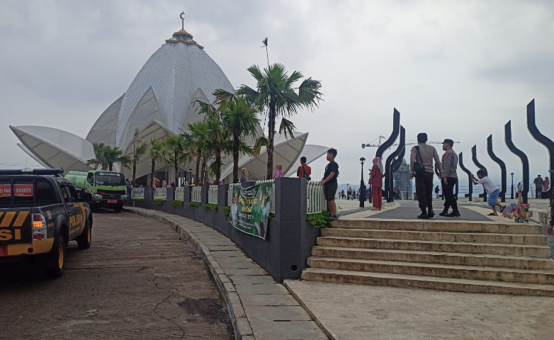 Libur Lebaran, Kapolsek Jatigede Patroli Ke Mesjid Al-Kamil