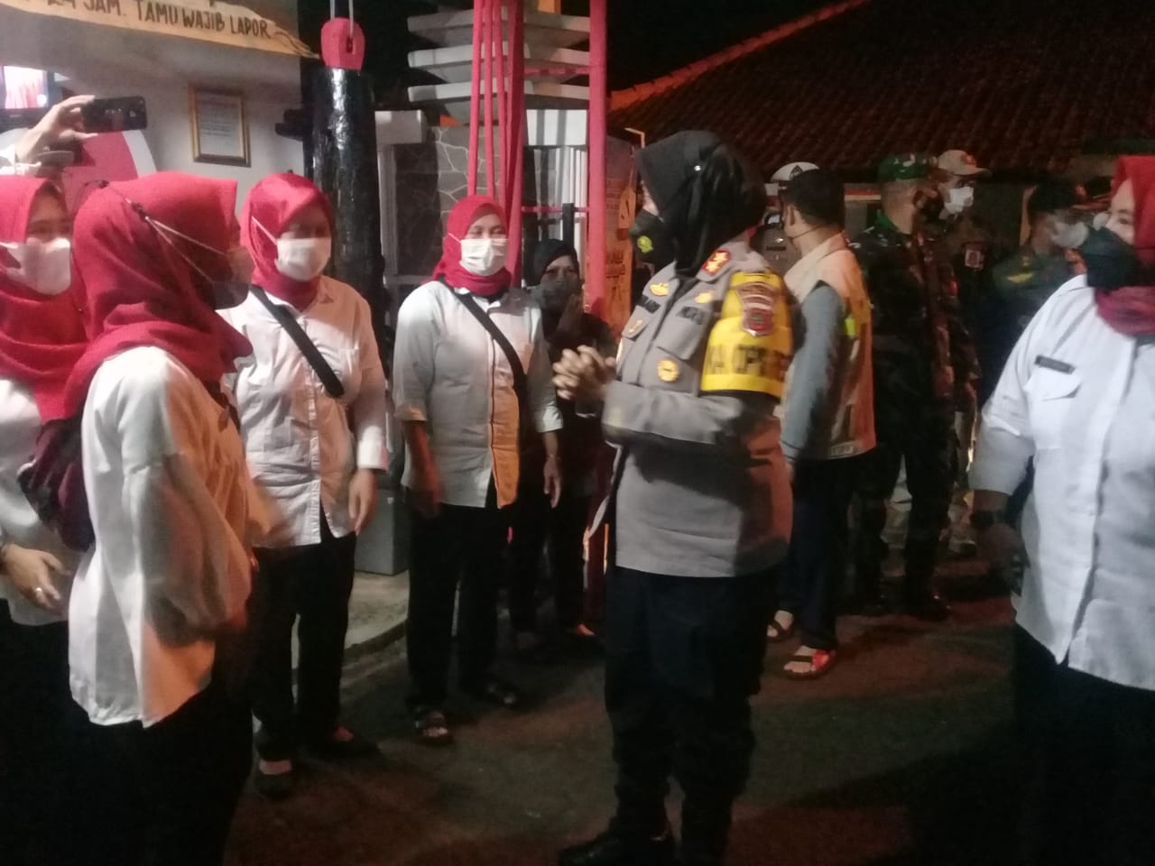 Lomba Siskamling Kapolres Subang Disambut Hangat Warga Desa Cikujang Serangpanjang Subang.