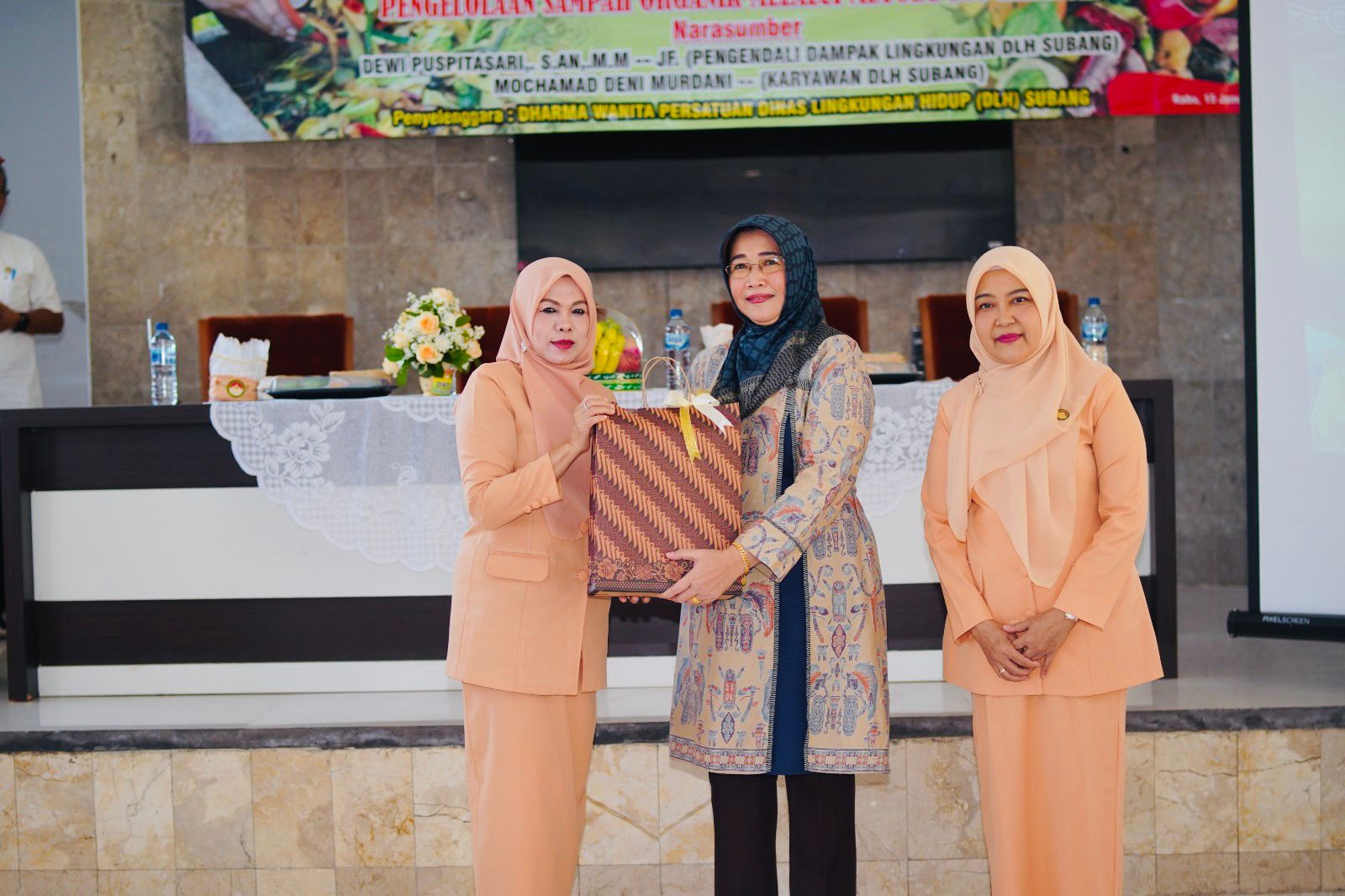 Manfaatkan Sampah Organik jadi Berkah, DWP Kabupaten Subang Gelar Edukasi dengan Metode Eco Enzhyme