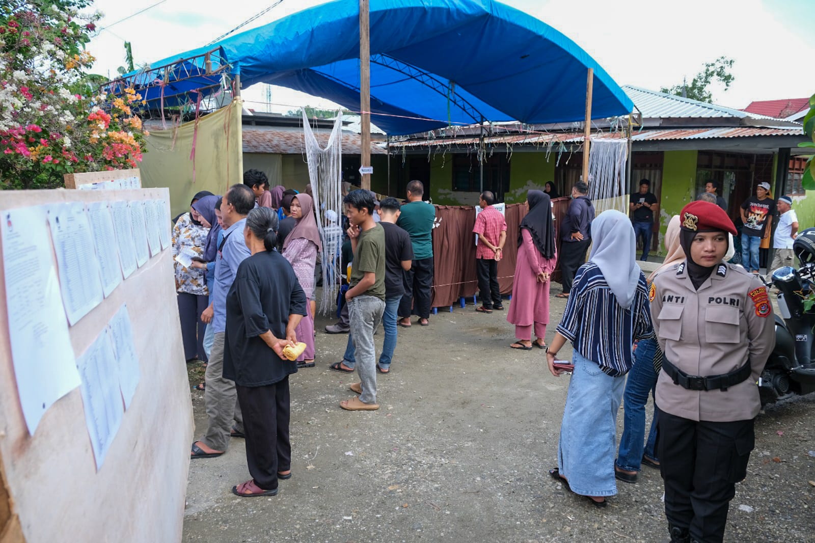 Memastikan Pemilu Berjalan Lancar Dan Aman, Wakapolda Sultra Tinjau TPS Di Tiga Kabupaten Di Sultra
