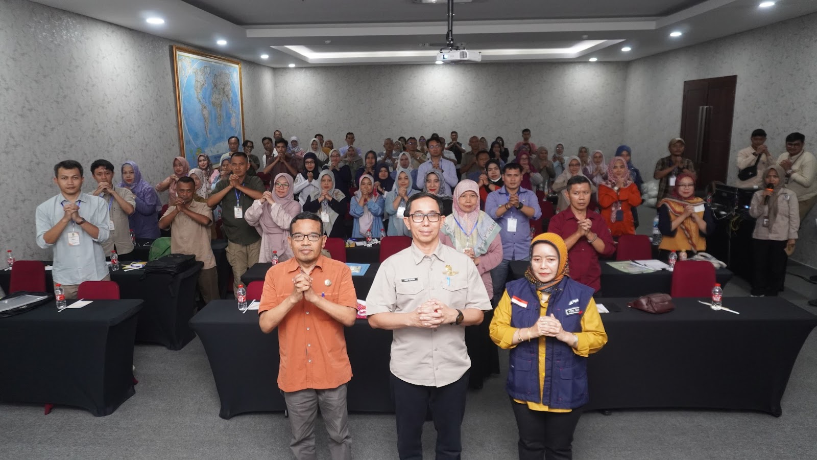 Membuka Agenda Bimtek Optimalisasi Pengelolaan Dan Penataan Arsip Dinamis Dan Statis