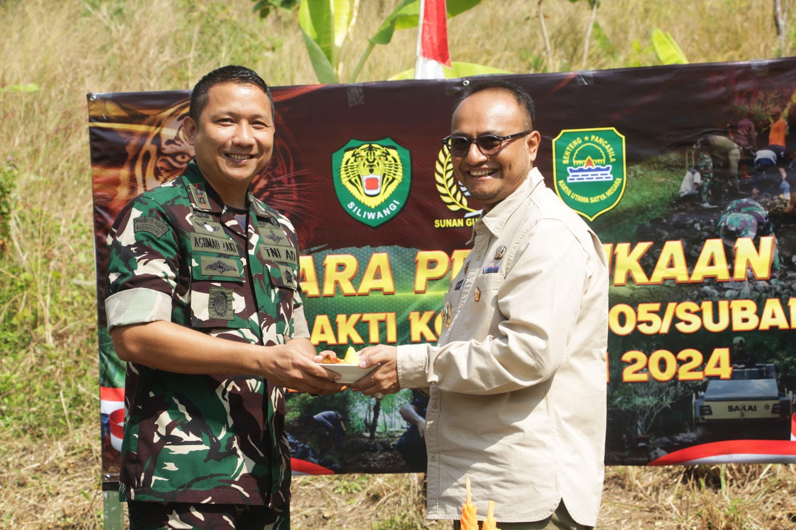 Membuka Secara Resmi Karya Bakti Kodim 0605 tahun Anggaran 2024, Pj. Bupati Ajak Masyarakat Untuk Berpartisipasi Dalam Kegiatan Tersebut