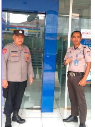 Mencegah terjadinya C3 disiang hari Patroli Polsek Tanjungsiang melaksanakan Pengontrolan Perbankan di wilayah hukumnya