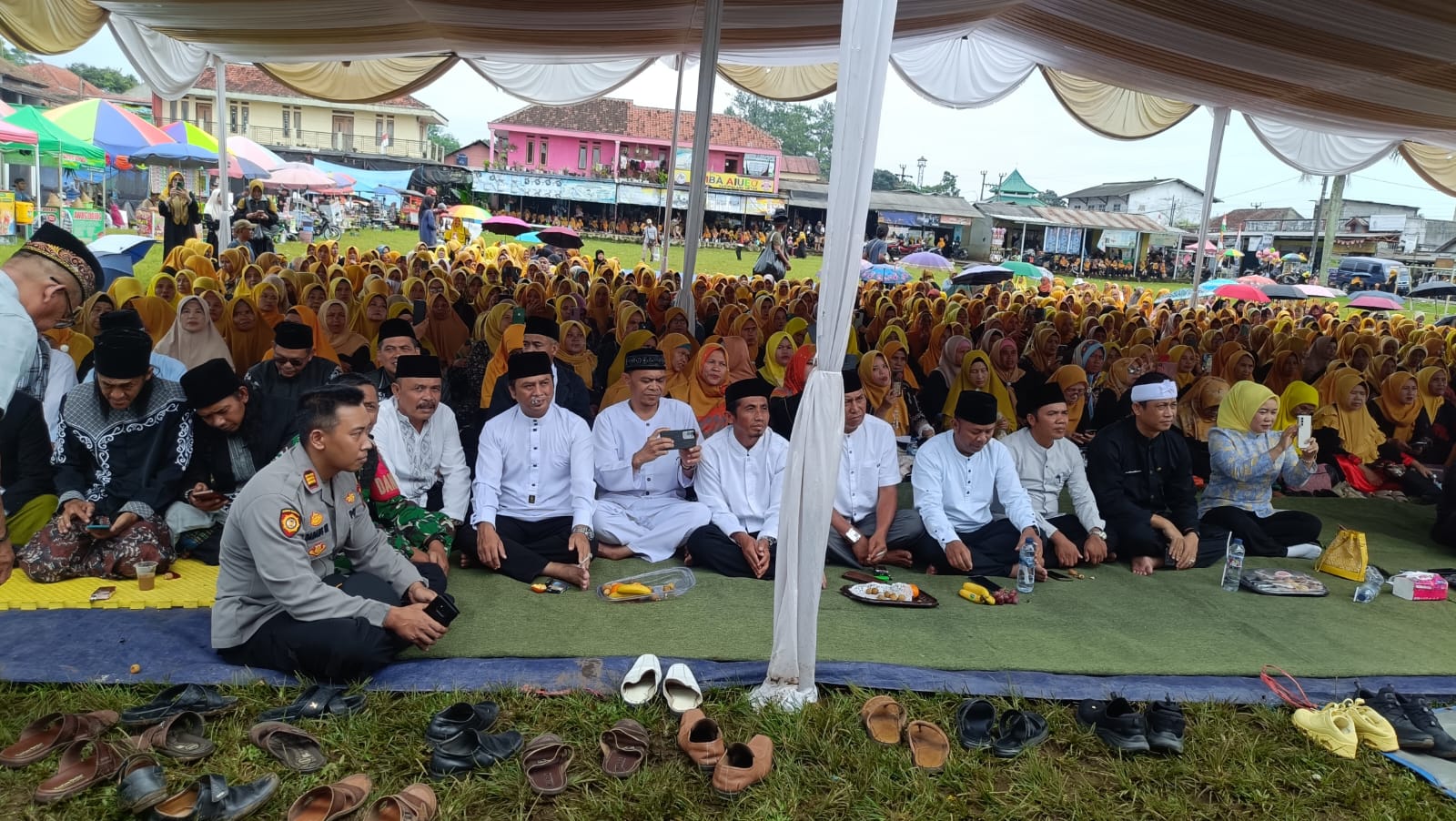 Milangkala Kec.Kasomalang Ke -17 Kang Rey ( Bupati Subang ) Mantapkan  Program Nyaah Ka Indung Dan Sepak Bola