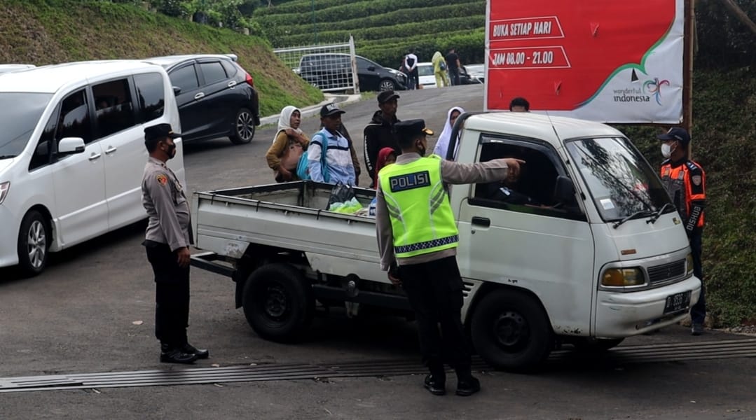 Mobil Bak Terbuka Angkut Penumpang Di Tindak Tegas